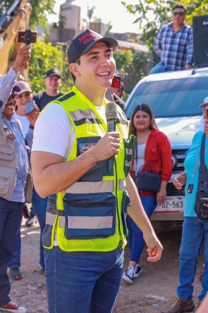 Héctor Santana lidera jornada de Limpiatón en Mezcales 16 Héctor Santana lidera jornada de Limpiatón en Mezcales.