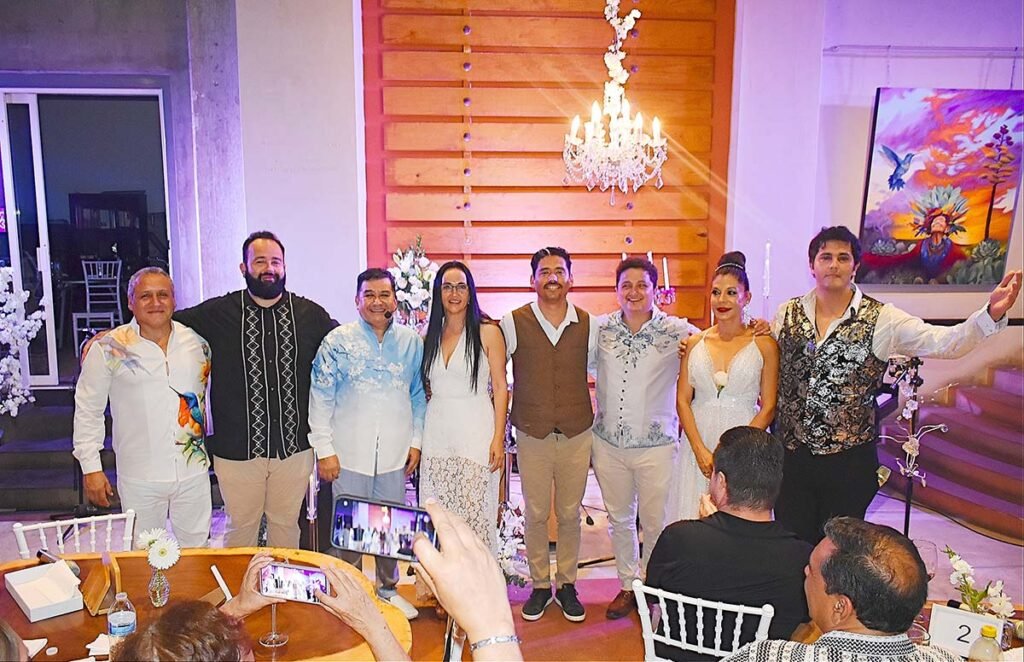 Salvatore Rodríguez celebra 45 años de carrera artística 1 Noche bohemia Salvatore y sus amigos.
