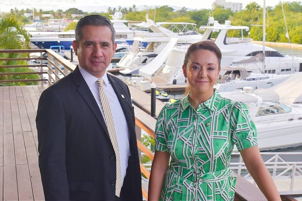 Transworld, líder mundial en compra-venta de negocios, inicia operaciones en México 1 David Sierra y Janet Pacheco,socios fundadores de Transworld Business Advisors México.