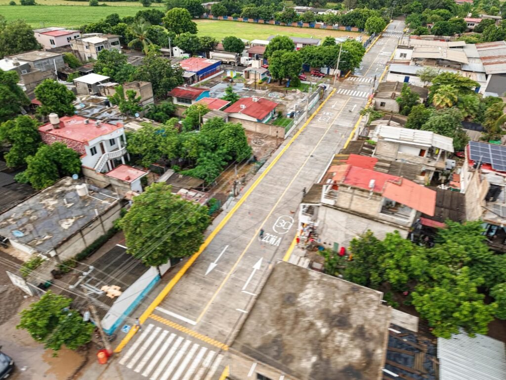 Héctor Santana inaugura la Calle 16 de Septiembre en Santa Rosa Tapachula 1 inauguran calle 16 de septiembre bahia de banderas