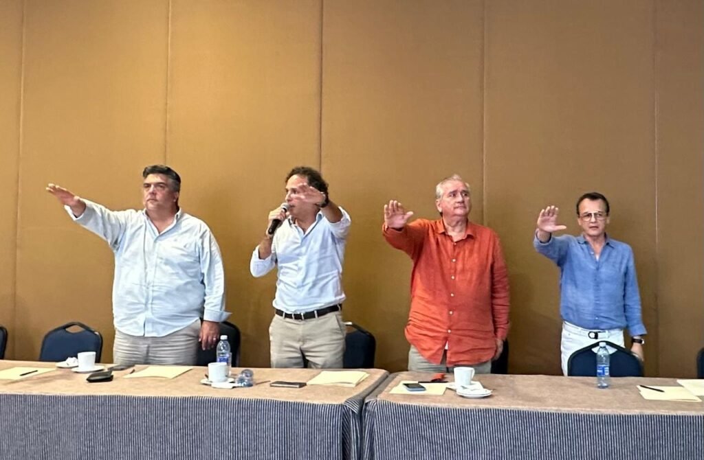 Designan a Abel Villa Sánchez presidente de la Asociación de Hoteles de Puerto Vallarta 1 mesa directiva ahmpv 1