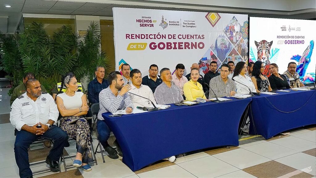 Gobierno de Bahía de Banderas rinde cuentas con resultados reales 4 El gobierno de Bahía de Banderas informó avances en obras, salud, bienestar, seguridad y programas sociales.