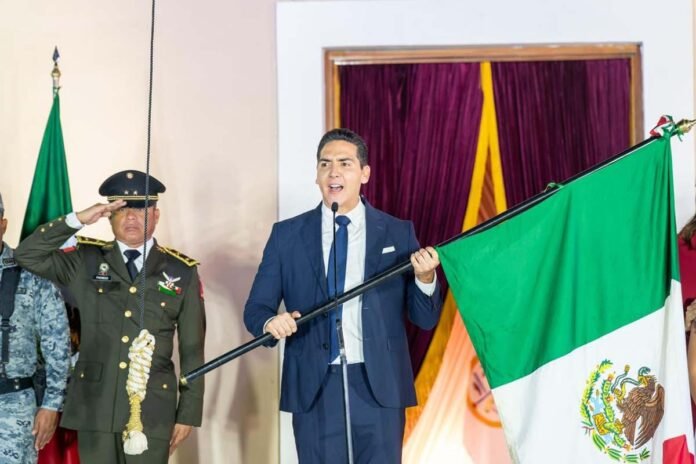 Bahía de Banderas celebra Grito de Independencia con Héctor Santana.