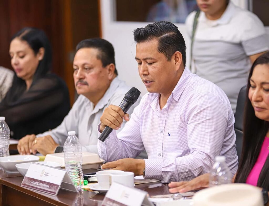 Bahía de Banderas fortalece salud y servicios públicos en Cabildo 8 El Cabildo de Bahía de Banderas fortalece salud, campo y servicios con convenios, diagnósticos y nuevas normativas municipales.