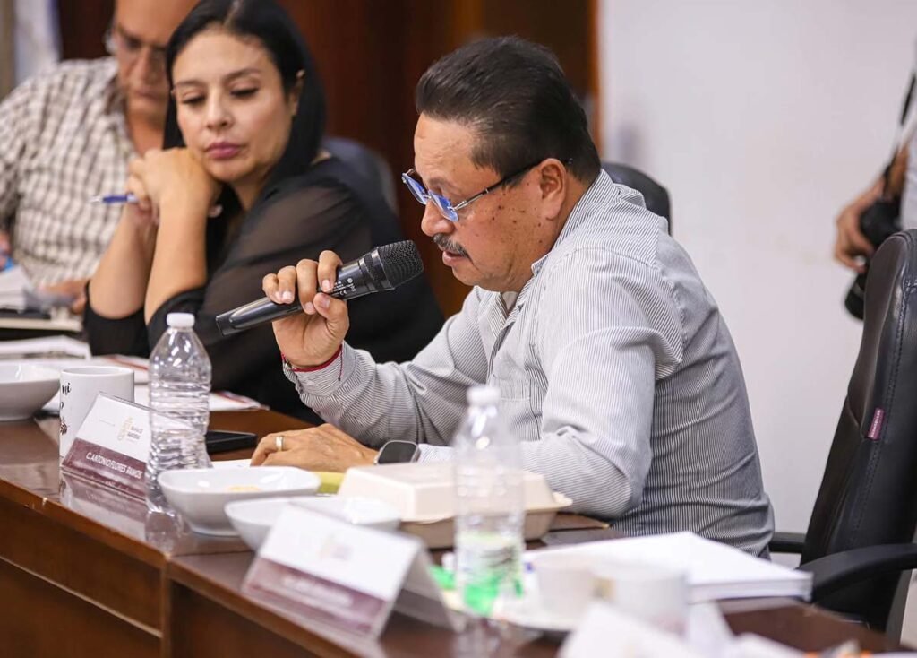 Bahía de Banderas fortalece salud y servicios públicos en Cabildo 3 El Cabildo de Bahía de Banderas fortalece salud, campo y servicios con convenios, diagnósticos y nuevas normativas municipales.