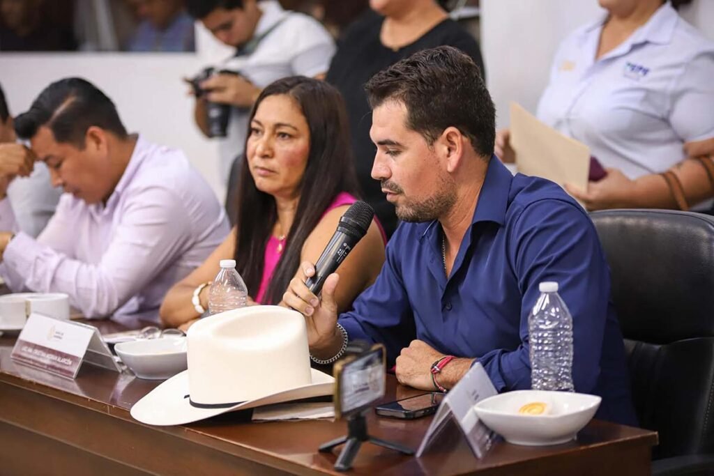 Bahía de Banderas fortalece salud y servicios públicos en Cabildo 5 El Cabildo de Bahía de Banderas fortalece salud, campo y servicios con convenios, diagnósticos y nuevas normativas municipales.