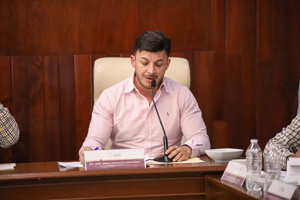 Bahía de Banderas fortalece salud y servicios públicos en Cabildo 4 El Cabildo de Bahía de Banderas fortalece salud, campo y servicios con convenios, diagnósticos y nuevas normativas municipales.