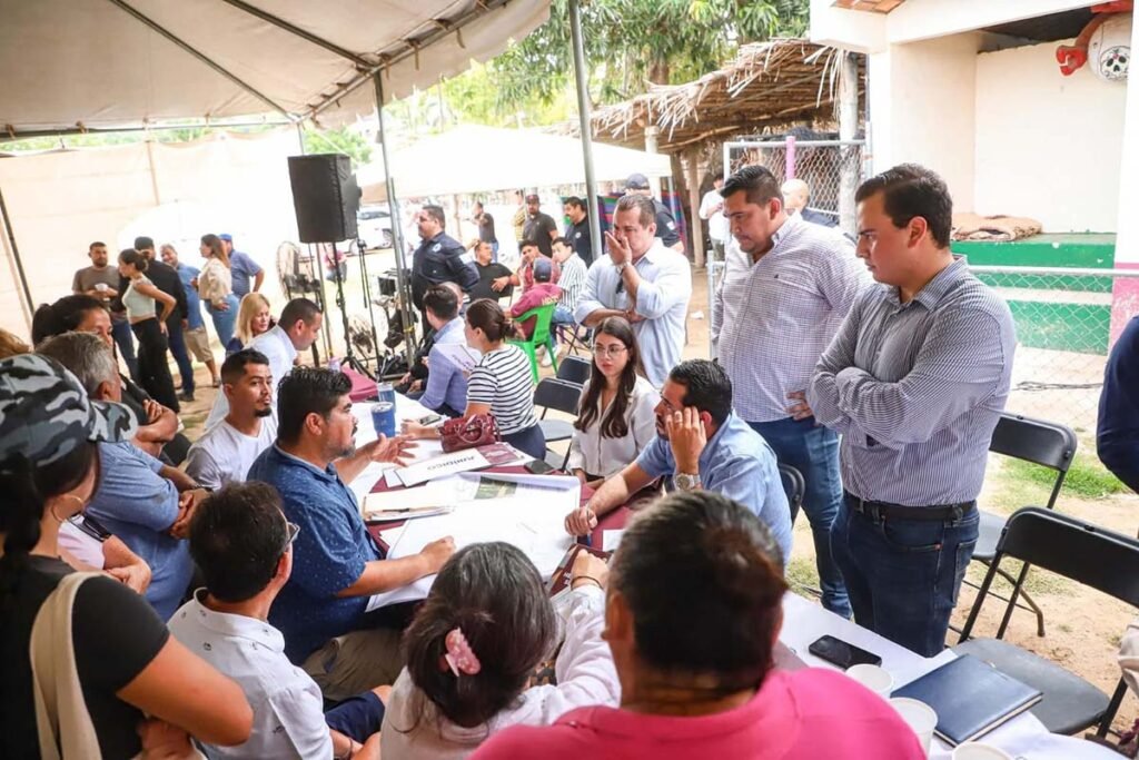 Héctor Santana anuncia obras clave en Sayulita durante audiencia ciudadana 5 Héctor Santana anuncia obras clave en Sayulita durante audiencia ciudadana.