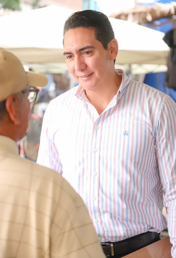Héctor Santana anuncia obras clave en Sayulita durante audiencia ciudadana 7 Héctor Santana anuncia obras clave en Sayulita durante audiencia ciudadana.