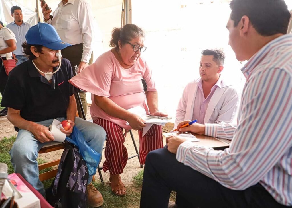 Héctor Santana anuncia obras clave en Sayulita durante audiencia ciudadana 3 Héctor Santana anuncia obras clave en Sayulita durante audiencia ciudadana.