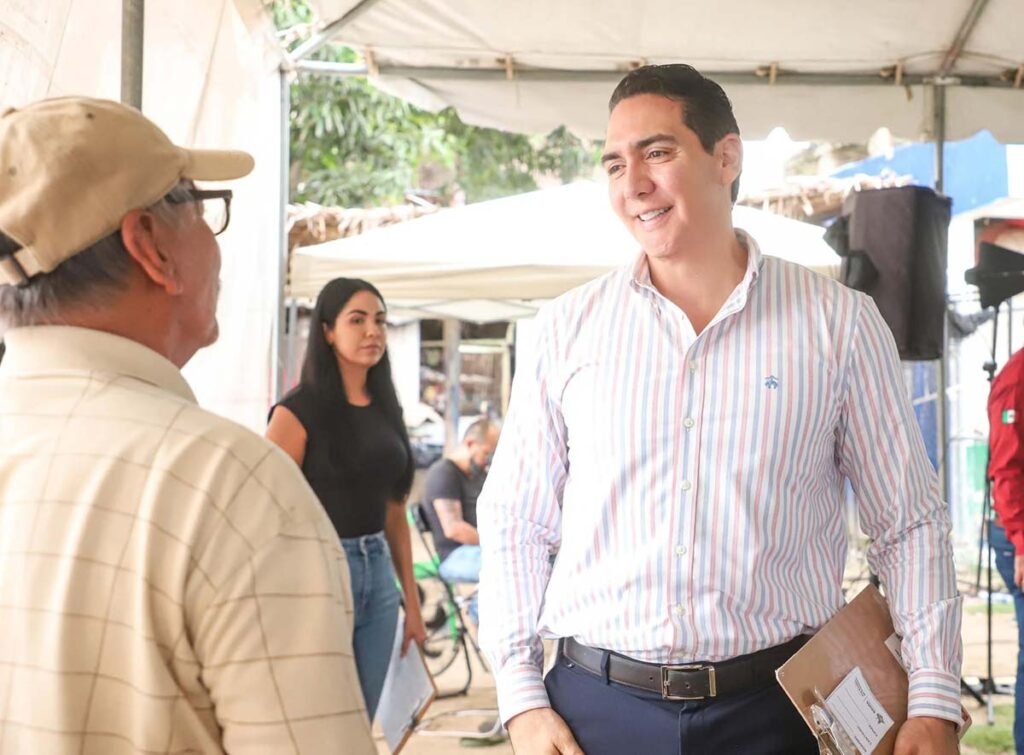 Héctor Santana anuncia obras clave en Sayulita durante audiencia ciudadana 1 Héctor Santana anuncia obras clave en Sayulita durante audiencia ciudadana.