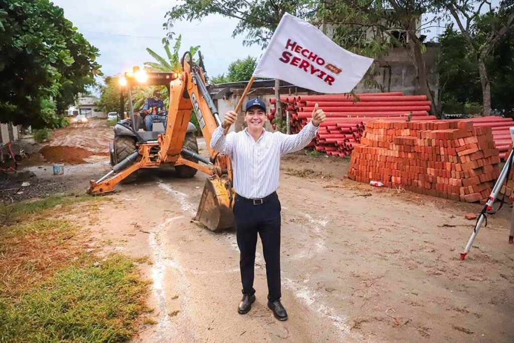 Héctor Santana inicia drenaje sanitario en Loma Bonita, Bahía de Banderas 1 Héctor Santana arranca drenaje en Loma Bonita, Bahía de Banderas.