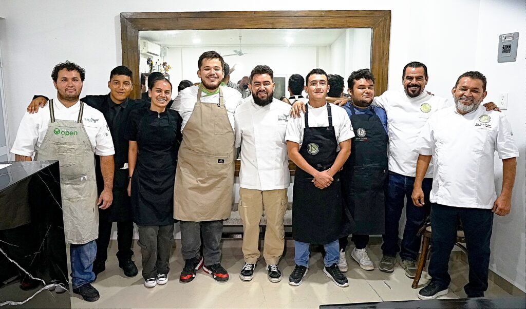El mar en 9 tiempos: Jerry y Edson Sandoval presentan la Mesa del Chef en su nuevo showroom 2 Mesa del Chef Gerry0058