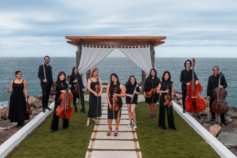 Camerata de Puerto Vallarta debuta con un emotivo concierto dedicado a México
