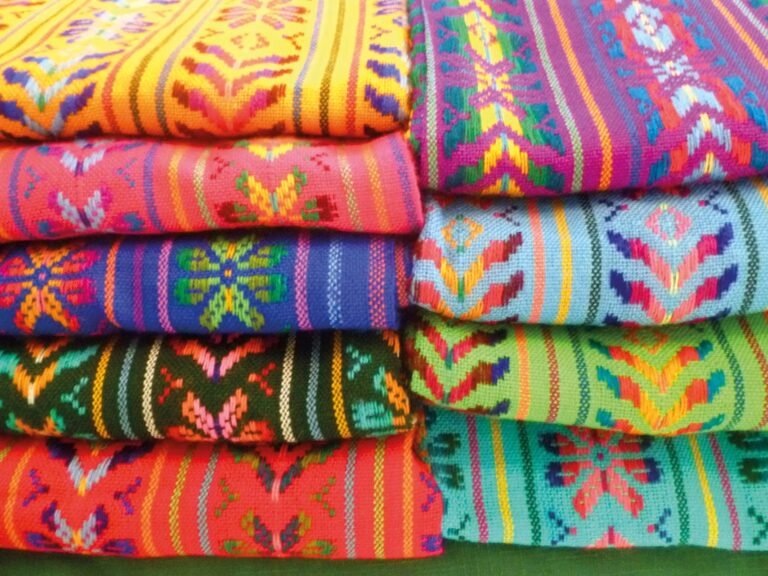 Rebozo, una prenda que entreteje cultura, técnica y múltiples usos desde siglos atrás