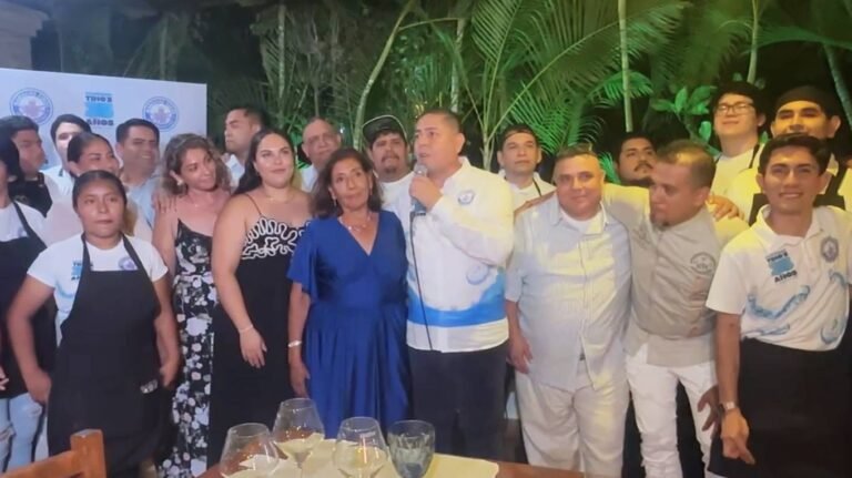 Mariscos Tino’s celebró con espléndida fiesta 35 años de tradición y sabor