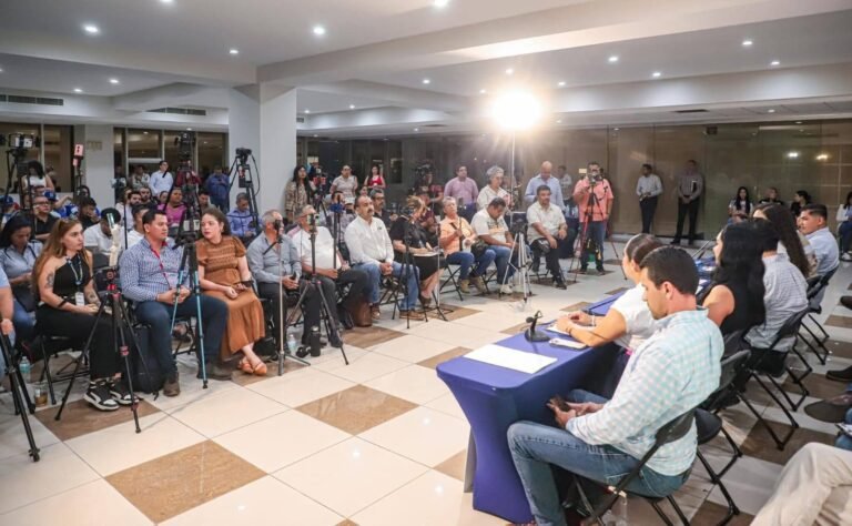 Héctor Santana reafirma compromiso con el pueblo de Bahía de Banderas en su Rendición de Cuentas Semanal