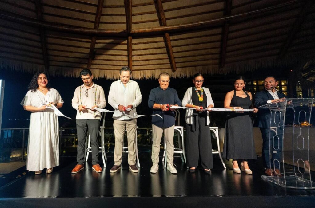 UNICO 20° 105° Hotel Riviera Nayarit abre sus puertas al World Meeting Forum 2025 8 Georgina Aaron Rafa Bernardo Sylvia Madalina 2