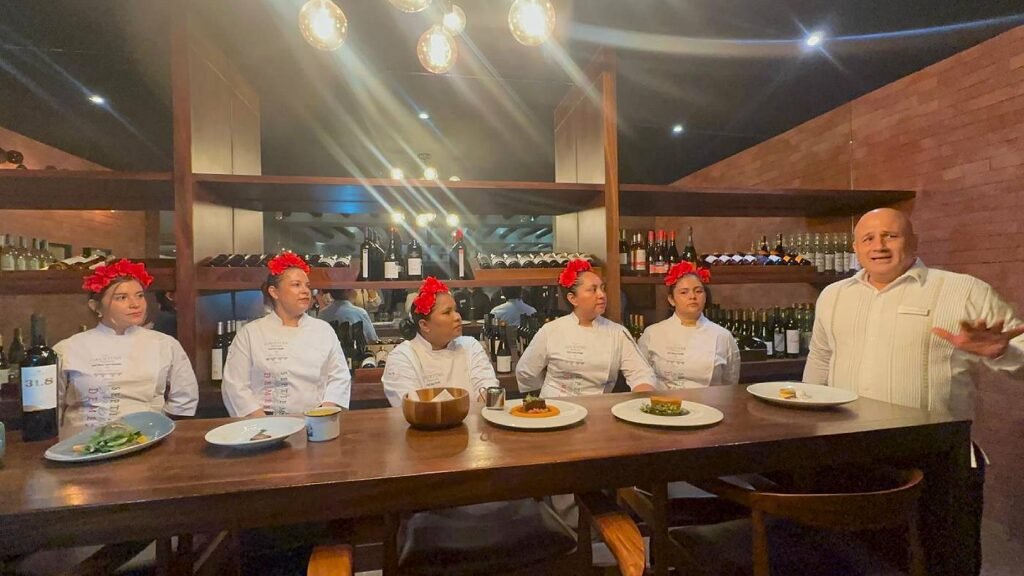 Chefs participantes en la experiencia gastronómica Sabores de Ellas.