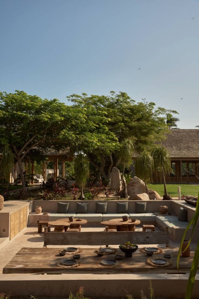 Actur obtiene crédito con Bancomext para fondear construcción del hotel Six Senses Xala 3 Bancomext obtuvo un crédito simple por $53 millones de dólares para apoyar el fondeo del hotel Six Senses,