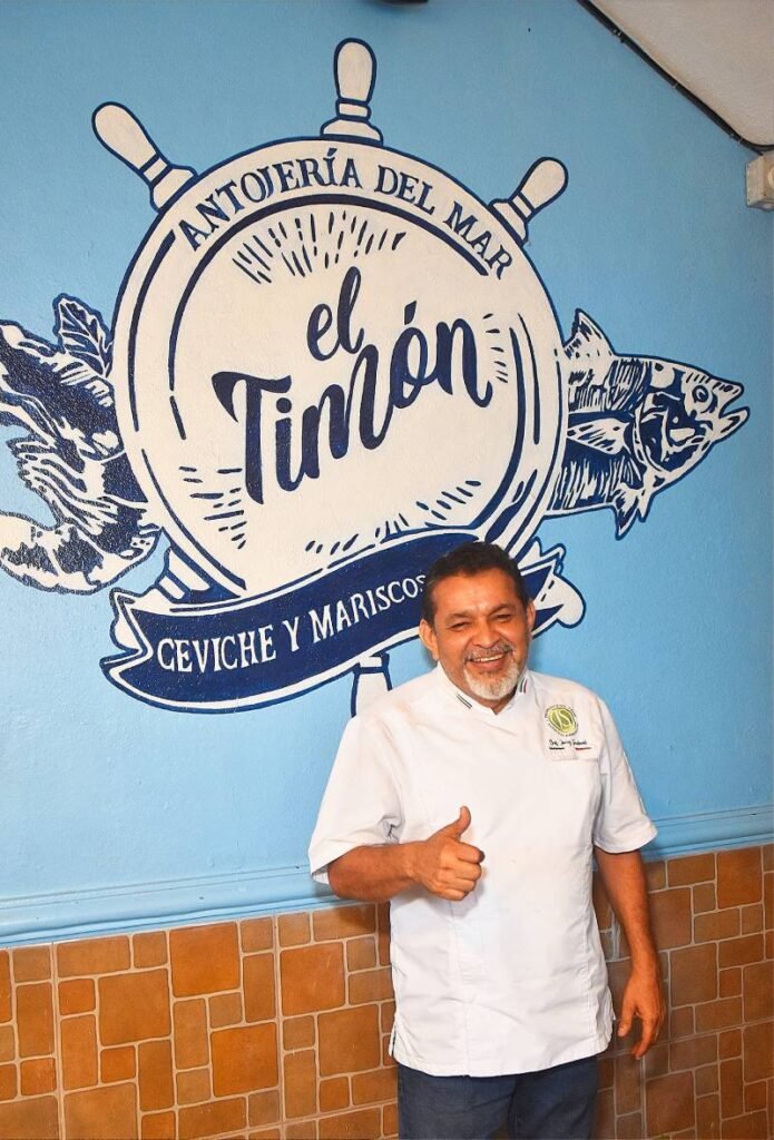 Mariscos El Timón, 1 año de auténtica cocina nayarita en Puerto Vallarta 1 Chef Jerry Sandoval, capitán de Mariscos El Timón.