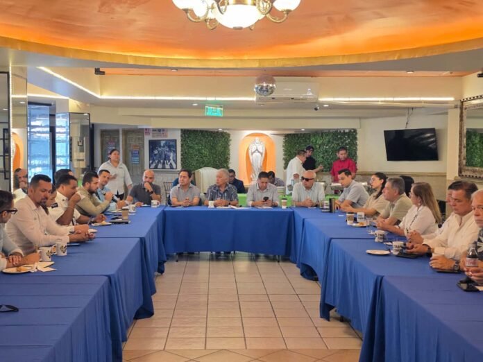 Gobierno Municipal refuerza comunicación con vecinos de Emiliano Zapata.