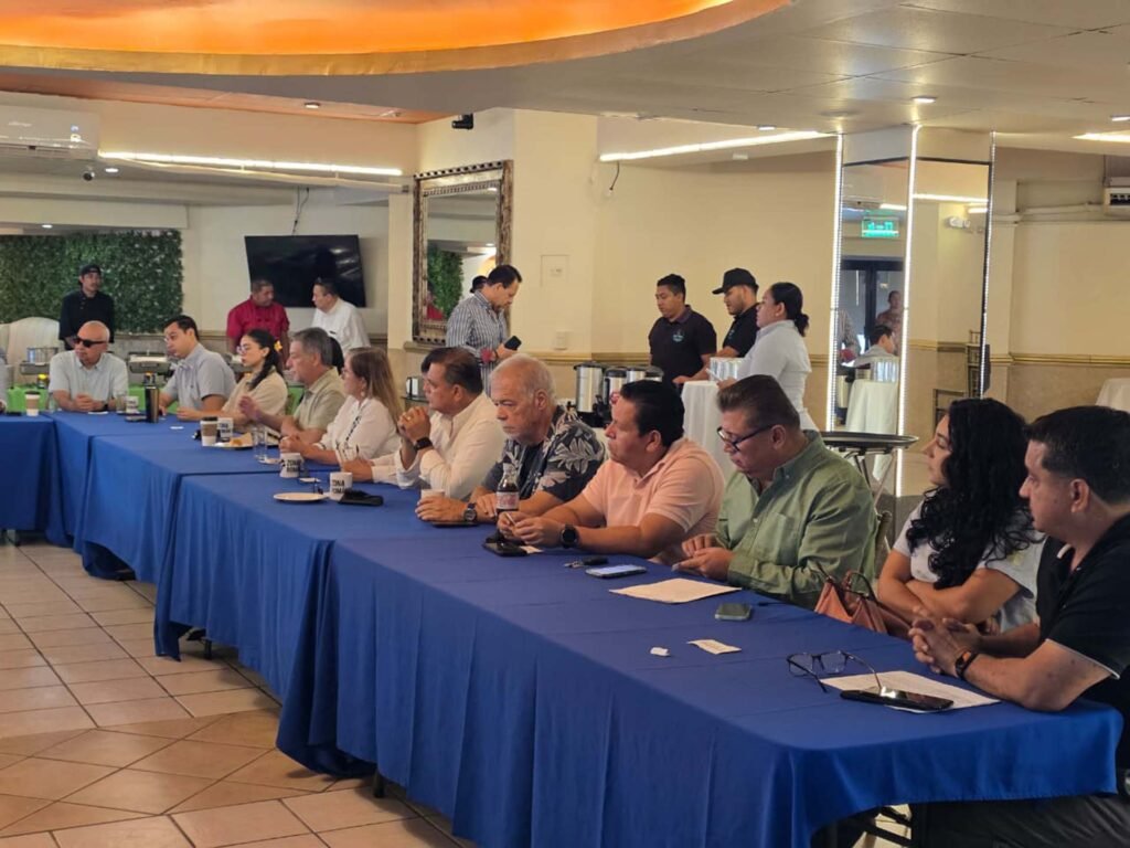 Gobierno Municipal refuerza comunicación con vecinos de Emiliano Zapata.