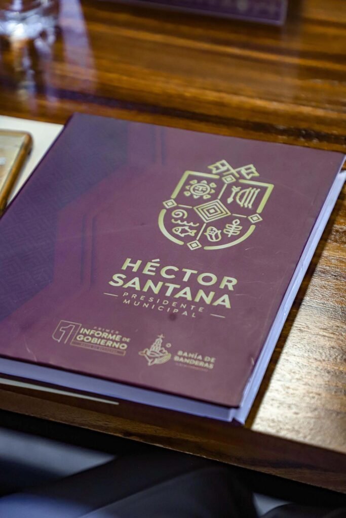 Héctor Santana presenta su Primer Informe de Gobierno.