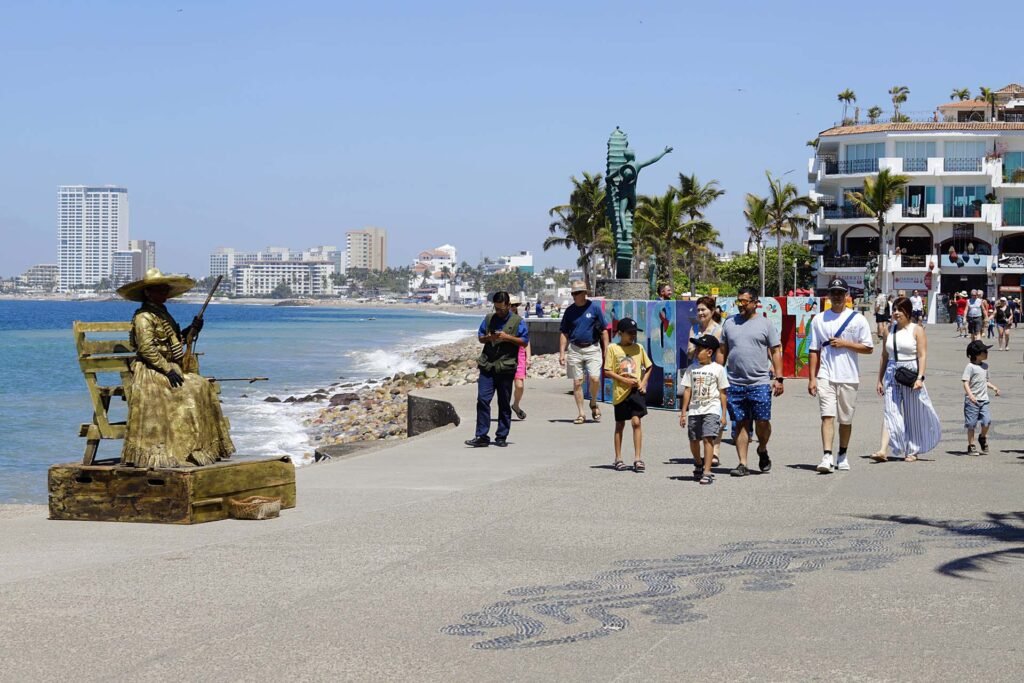 Ciudadanía llamada a participar en consulta sobre el Malecón de Vallarta 2 Participa en la consulta sobre el futuro del Malecón.