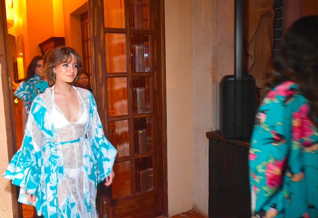 Pasarela Ayudame a Ayudar0204