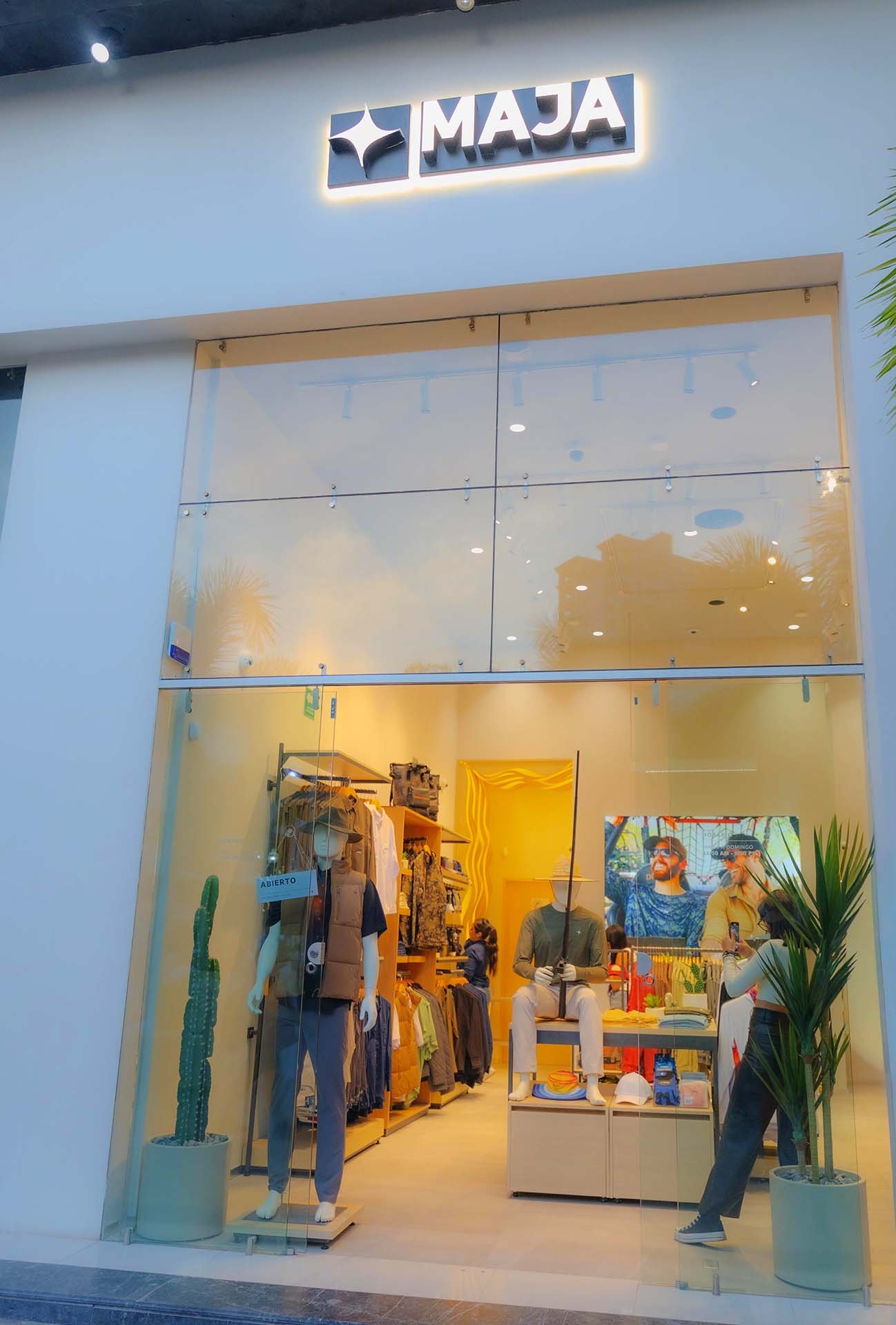 MAJA Sportswear aterriza en La Isla: estilo outdoor mexicano con sello