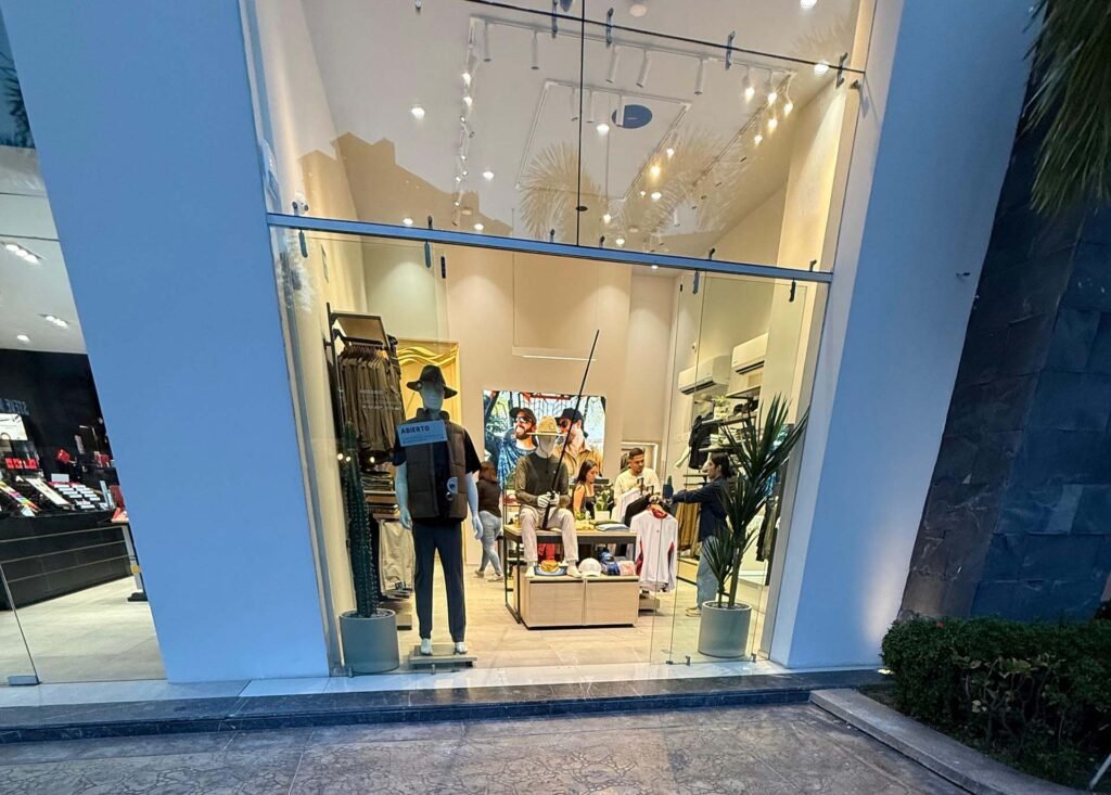 MAJA Sportswear aterriza en La Isla: estilo outdoor mexicano con sello de lujo y motor deportivo.