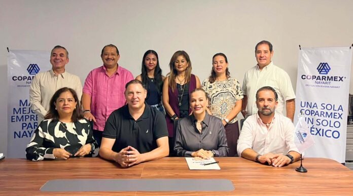 Martha Guerrero, Javier Ruiz Hermoso y miembros de Skål y COPARMEX