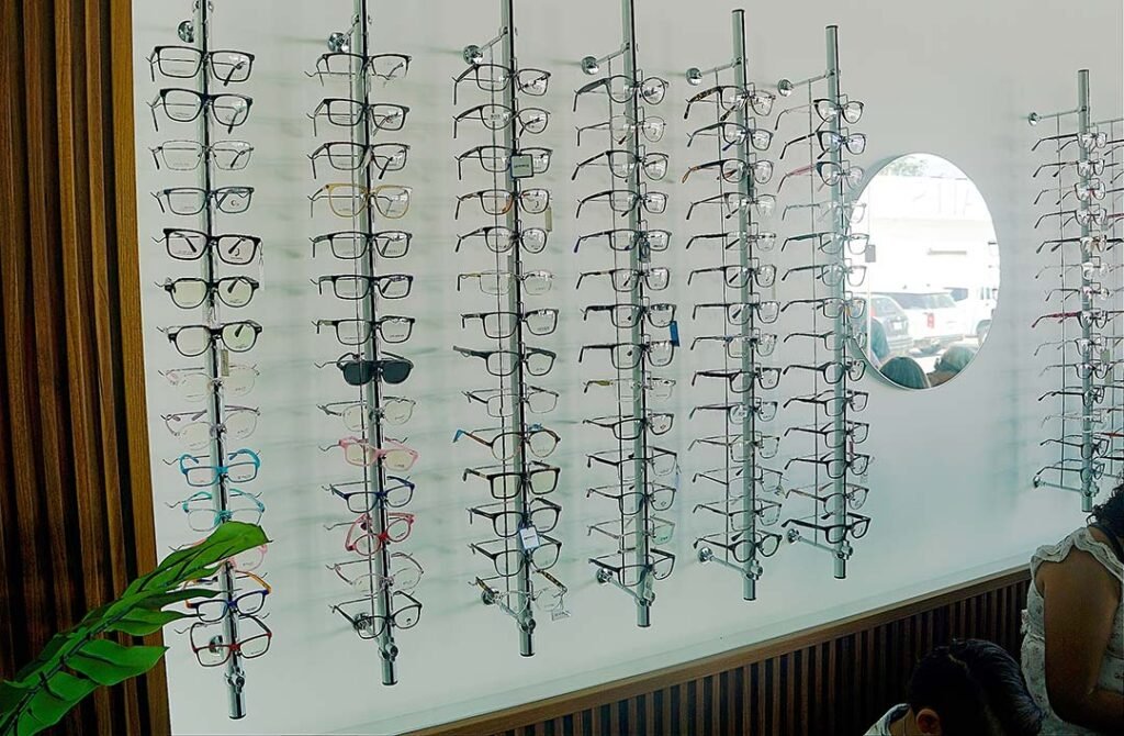 Invitados a la inauguración del Centro de Catarata y Retina del Pacífico.