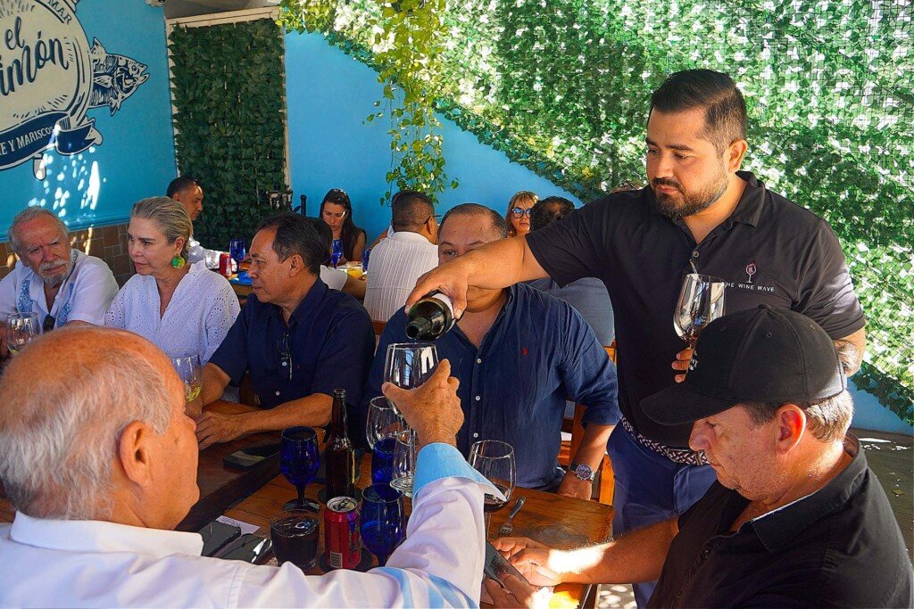 Someliere Oliver Castillo de The Wine Wave