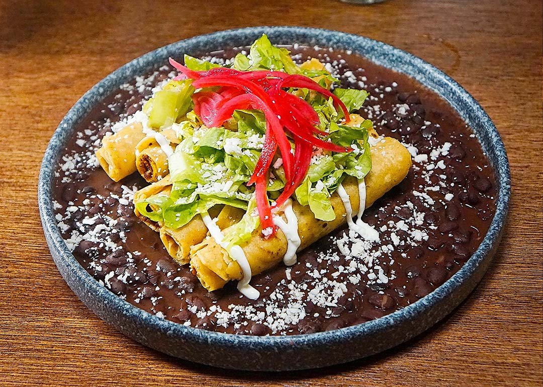 Las flautas de cochinita pibil.