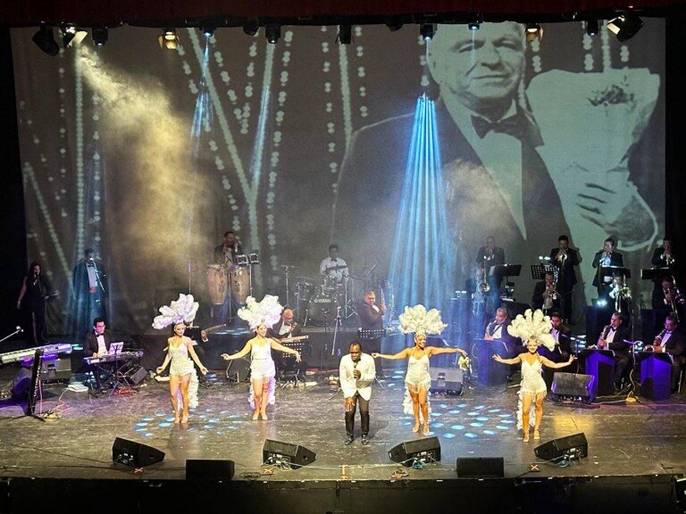 Kass Smith conquista el Teatro Vallarta con alma, nostalgia y reggae sin fronteras