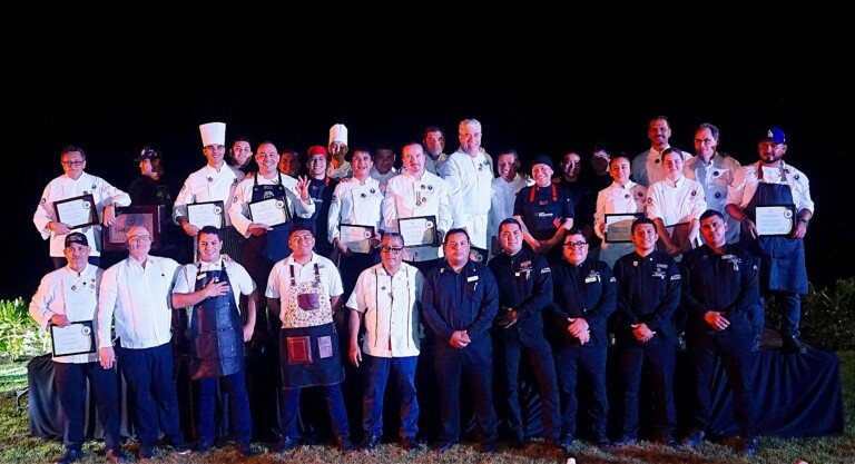 Vatel Club Puerto Vallarta-Riviera Nayarit celebra su cena anual con despliegue de talento culinario