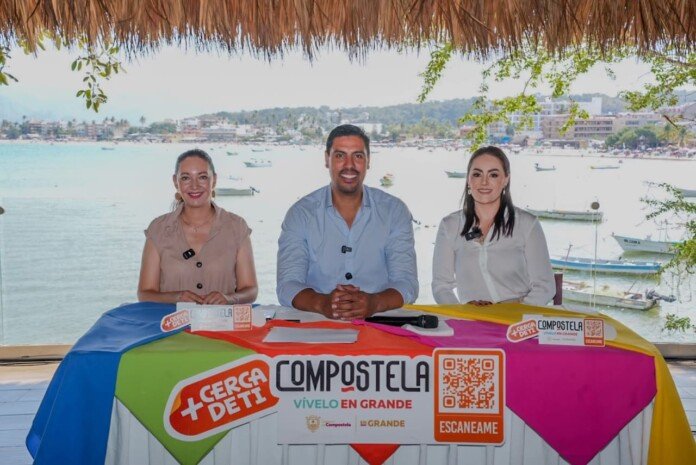 Gustavo Ayón, presidente municipal, encabezó la presentación.