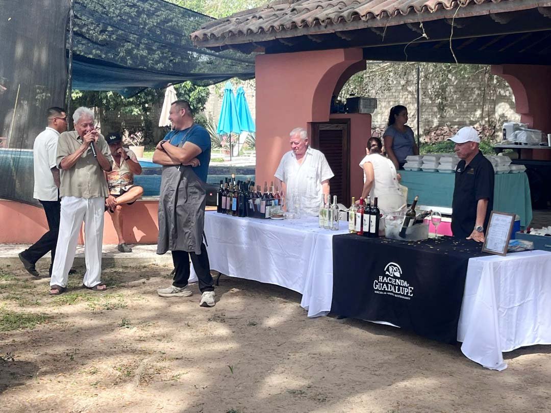 Festival de las Conchas y el Vino bajo el Árbol.