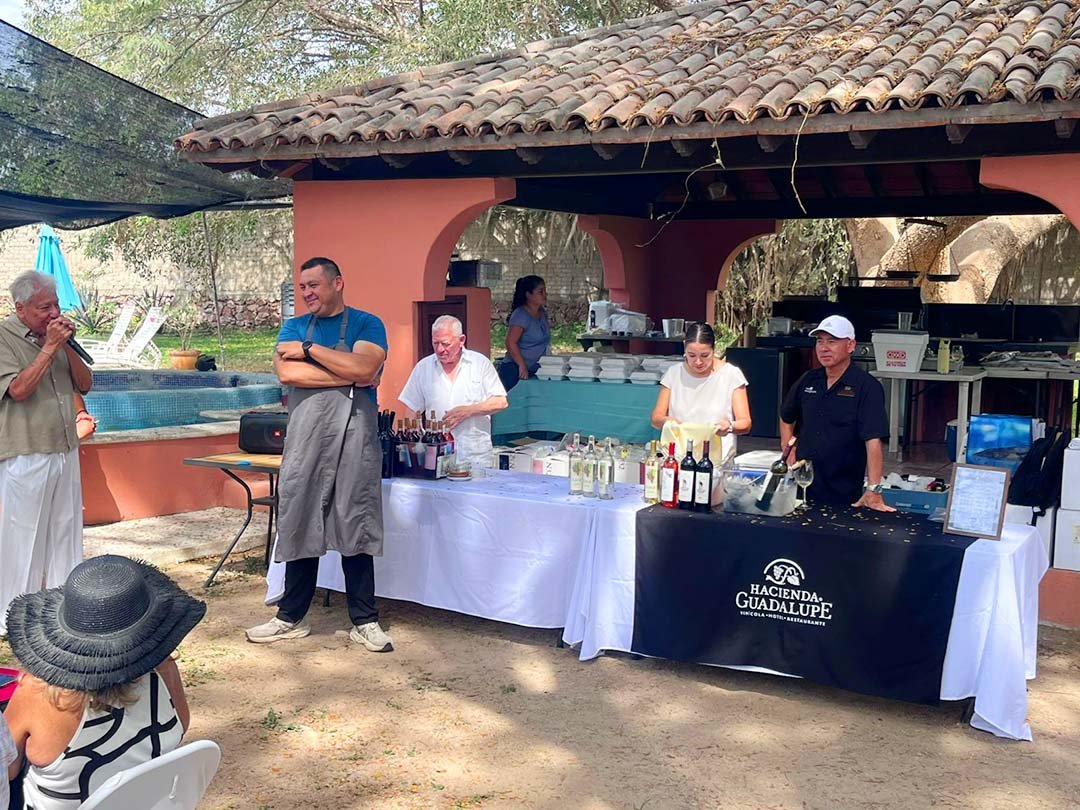 Festival de las Conchas y el Vino bajo el Árbol.