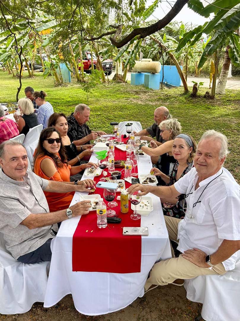 Festival de las Conchas y el Vino bajo el Árbol.