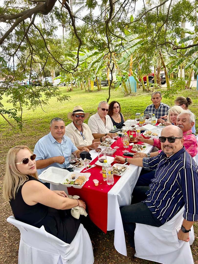 Festival de las Conchas y el Vino bajo el Árbol.