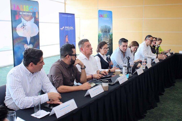 los tres niveles de gobierno y representantes del sector privado reforzaron acciones conjuntas enfocadas al turismo empresarial Puerto Vallarta.