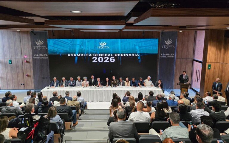 Consejo Regulador del Tequila fortalece agroindustria tequilera 2026