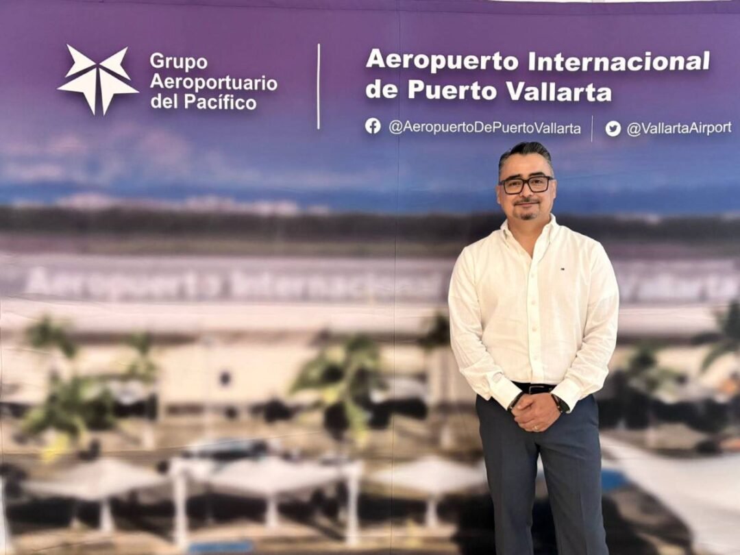 Omar Gildardo Torres Grajeda, administrador del aeropuerto de Puerto Vallarta.
