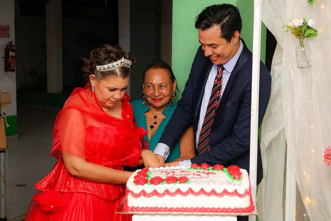 Innovarent y DIF Vallarta cumplen sueno 05