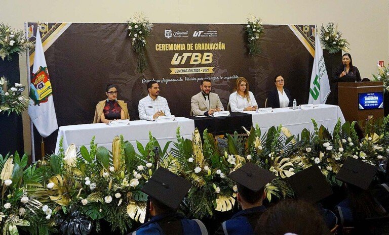 Universidad Tecnológica de Bahía de Banderas gradúa a 300 nuevos profesionistas para impulsar el desarrollo regional