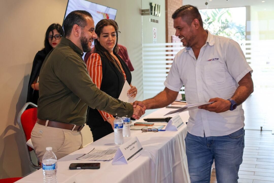 UTBB certifica a operadores de Autotransportes Medina 6 utbb certifica a autotransportes medina 8