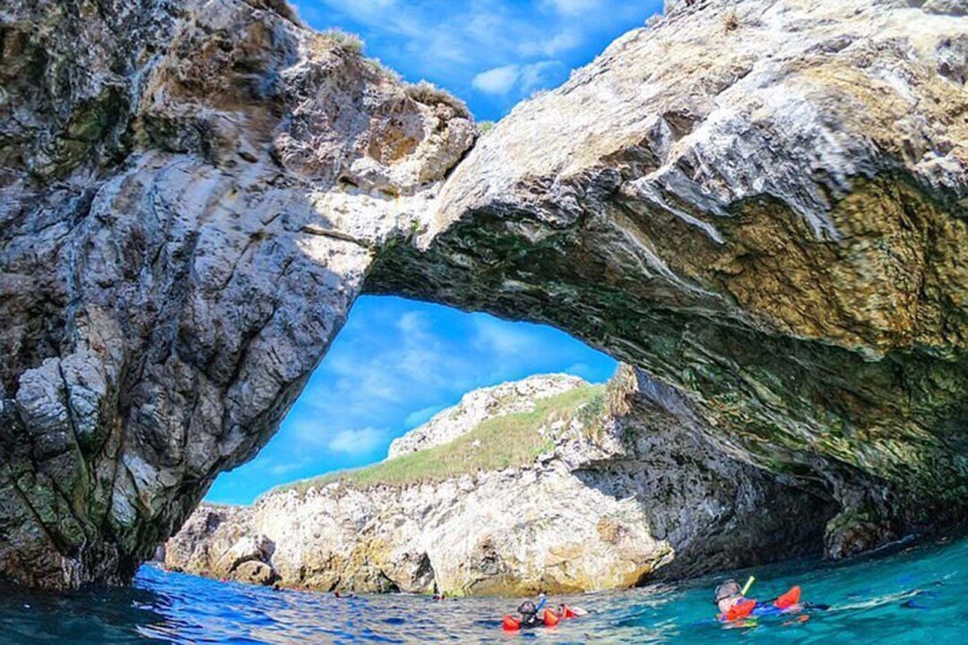 10 atracciones de Puerto Vallarta para disfrutar una experiencia única 1 El sur de la bahia marietas